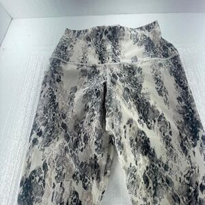 Evolution and Creation High Waist Snakeskin Medium Preowned size‎ medium
